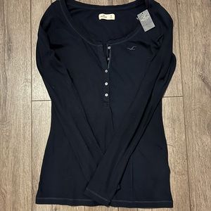 Black Hollister V-Neck Button Down Long Sleeve, Size Medium